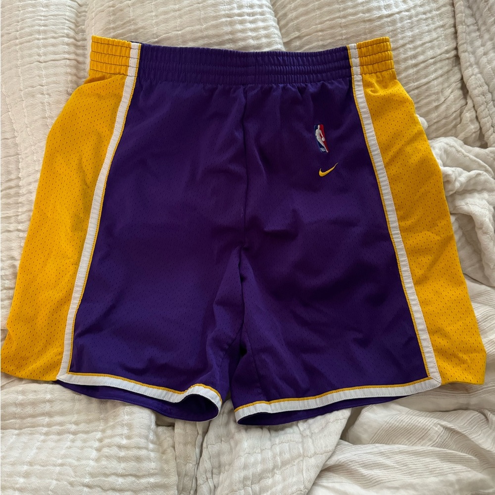 Nike Lakers shorts mint condition Medium